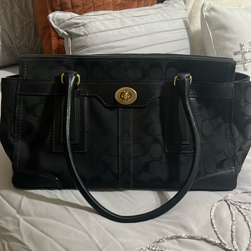 Vintage Coach Hampton Satchel Bag. In excellent condition.